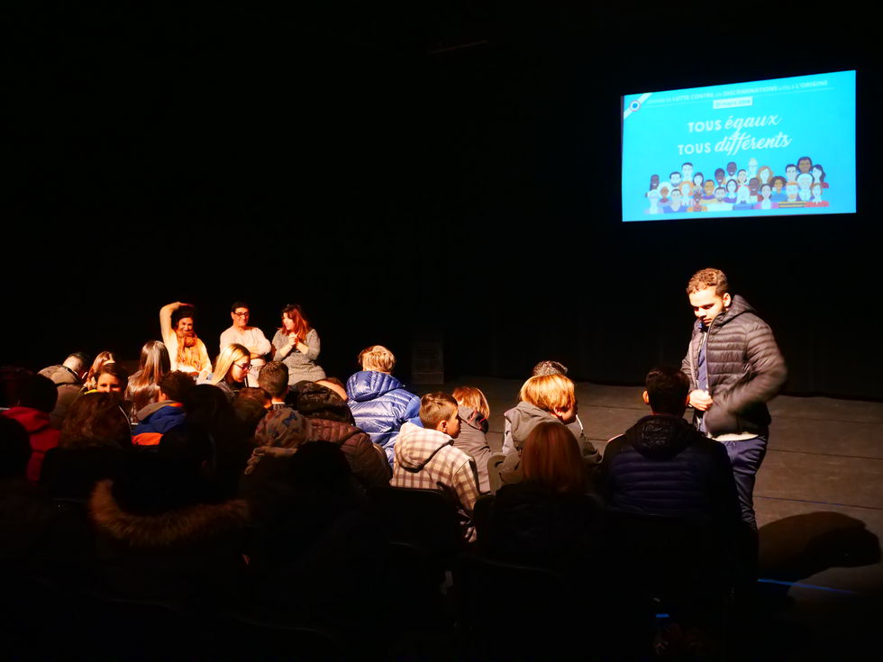 Journée de lutte contre les discriminations liées à lorigine théâtre de la mer BEST 8